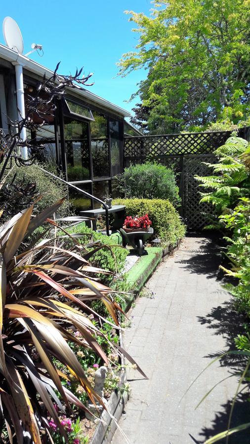 Absolute Riverside Turangi Bagian luar foto