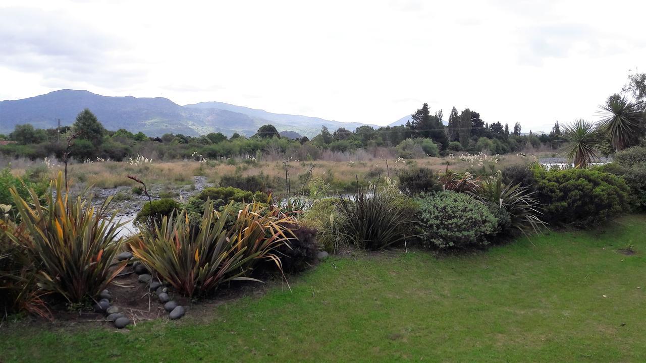 Absolute Riverside Turangi Bagian luar foto